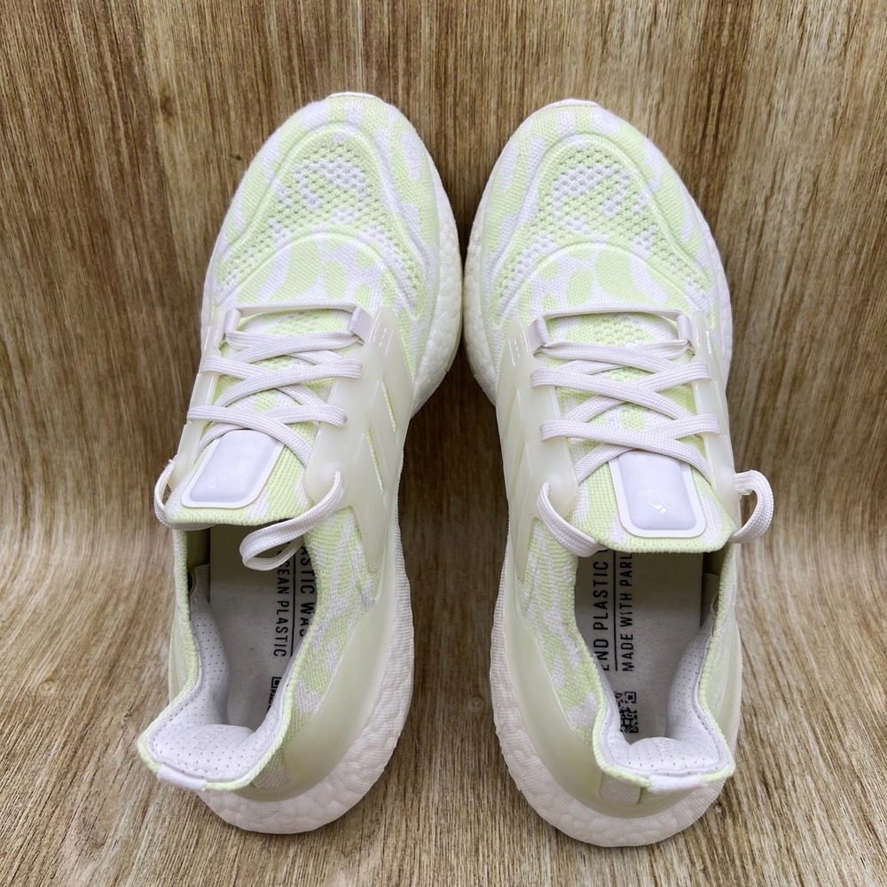 Adidas Ultraboost 22 Women's Size 7 Running Shoes Almost Lime Green White GX6302 - Picture 6 of 10